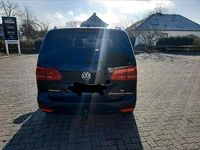 Gebraucht VW Touran 105 PS (77 kW) 2011 Schwarz Van / Kleinbus
