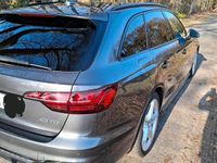 Gebraucht Audi A4 S-Line 190 PS (139 kW) 2019 Grau Kombi