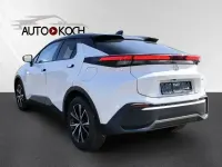 Gebraucht Toyota C-HR 140 PS (102 kW) 2025 Super white 2 (040)/ black (20 SUV