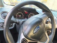 Gebraucht Ford Fiesta Trend 60 PS (44 kW) 2011 Schwarz Kleinwagen