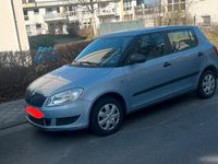 Gebraucht Skoda Fabia 60 PS (44 kW) 2010 Blau Kleinwagen