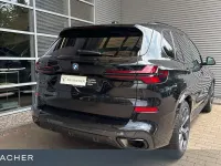 Gebraucht BMW X5 M Sport 334 PS (245 kW) 2024 Saphirschwarz metallic SUV
