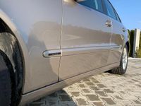 Second-hand Mercedes E200 163 CP (119 kW) 2003 Auriu Berlinǎ