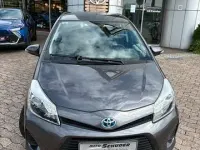 Gebraucht Toyota Yaris Life 100 PS (73 kW) 2013 Marlingrau metallic Kleinwagen