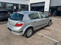 Gebraucht Opel Astra Basis 90 PS (66 kW) 2004 Silber Limousine