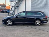 Gebraucht VW Passat Comfortline 150 PS (110 kW) 2018 Schwarz metallic Kombi