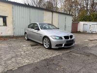 Gebraucht BMW 330 235 PS (172 kW) 2008 Silber Limousine
