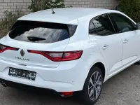 Gebraucht Renault Mégane Bose Edition 131 PS (96 kW) 2017 Weiß Limousine