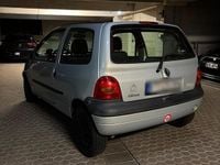 Second-hand Renault Twingo 56 CP (41 kW) 2004 Argintiu Hatchback