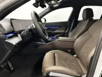 Gebraucht BMW 550e M Sport 489 PS (359 kW) 2025 Alpinweiß uni Limousine
