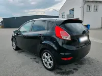 Gebraucht Ford Fiesta 101 PS (74 kW) 2013 Schwarz Limousine