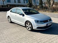 Gebraucht VW Jetta Comfortline 105 PS (77 kW) 2011 Grau Limousine