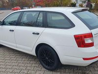 Usado Skoda Octavia Active 90 HP (66 kW) 2015 Branco Carrinha