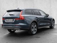Gebraucht Volvo V60 CC Plus 197 PS (144 kW) 2024 Denim blue / metallic Kombi