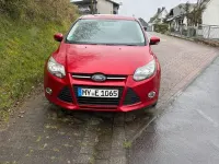 Usado Ford Focus Champions Edition 125 CV (91 kW) 2012 Rojo Berlina