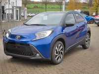 Neu Toyota Aygo X 72 PS (52 kW) 2025 Blau SUV