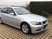 Gebraucht BMW 318 129 PS (94 kW) 2006 Silber Limousine