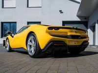 Gebraucht Ferrari 296 829 PS (609 kW) 2023 Gelb