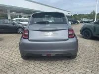Gebraucht Fiat 500e La Prima 86 kW (118 PS) 2023 Mineral grau metallic Kleinwagen