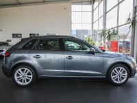 Gebraucht Audi A3 Exclusive 116 PS (85 kW) 2019 Grau Limousine