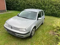 Używany VW Golf IV Basis 90 KM (66 kW) 2000 Srebrny Sedan/Limuzyna