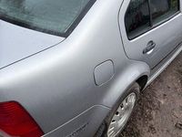 Second-hand VW Bora Edition 90 CP (66 kW) 2000 Argintiu Berlinǎ