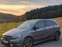 Gebraucht Mercedes B200 156 PS (114 kW) 2014 Grau Van / Kleinbus