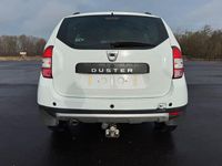 Gebraucht Dacia Duster 105 PS (77 kW) 2016 Weiß SUV