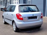 Gebraucht Skoda Fabia 86 PS (63 kW) 2011 Silber Limousine