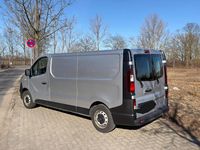 Gebraucht Opel Vivaro 96 PS (70 kW) 2018 Silber Van / Kleinbus