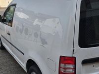 Usado VW Caddy 102 HP (75 kW) 2011 Verde Monovolume