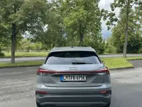 Używany Audi Q4 e-tron 150 kW (204 KM) 2023 Szary SUV