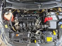 Gebraucht Ford Fiesta Trend 82 PS (60 kW) 2010 Royalgrau met. Kleinwagen