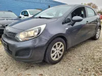 Usata Kia Rio 86 CV (63 kW) 2014 Graphit met. Utilitaria
