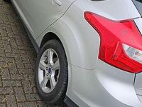 Gebraucht Ford Focus 101 PS (74 kW) 2014 Silber Limousine