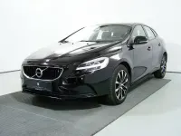Gebraucht Volvo V40 Momentum 152 PS (111 kW) 2018 Onyx black (metallic) Kombi