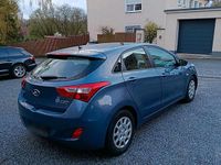 Gebraucht Hyundai i30 90 PS (66 kW) 2013 Blau Kleinwagen