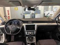 Gebraucht VW Passat 190 PS (139 kW) 2019 Weiß Kombi