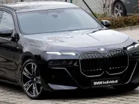 Gebraucht BMW 740L M Sport 299 PS (219 kW) 2023 Carbonschwarz Limousine