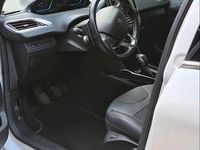 Gebraucht Peugeot 2008 Allure 110 PS (80 kW) 2018 Weiß SUV