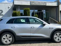 Second-hand Audi e-tron Basis 300 kW (408 CP) 2021 Argintiu SUV
