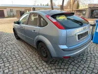 Usado Ford Focus Ghia 115 CV (84 kW) 2005 Azul Berlina