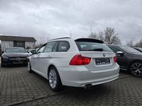 Gebraucht BMW 330 Sport Line 245 PS (180 kW) 2011 Weiß Kombi