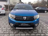 Gebraucht Dacia Sandero Celebration 90 PS (66 kW) 2018 Blau Limousine