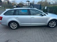 Gebraucht Skoda Octavia 110 PS (80 kW) 2015 Silber Kleinwagen
