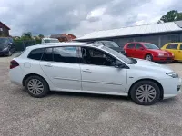 Gebraucht Renault Laguna III Bose Edition 150 PS (110 kW) 2012 Weiß Limousine