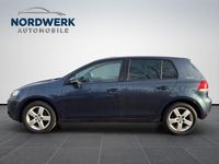 Gebraucht VW Golf VI Team 105 PS (77 kW) 2010 Blau Kleinwagen