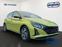 Gebraucht Hyundai i20 Trend 101 PS (74 kW) 2025 Lucid lime / met Kleinwagen