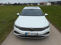 Gebraucht VW Passat 150 PS (110 kW) 2022 Weiß Kombi