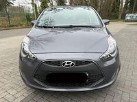 Gebraucht Hyundai ix20 90 PS (66 kW) 2016 Grau Kleinwagen
